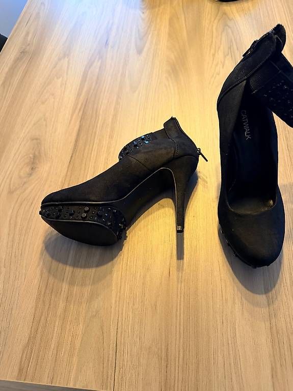 Scarpe da donna: Pumps mit Riemen – Usato da Bözberg venduto da van_52qk 2