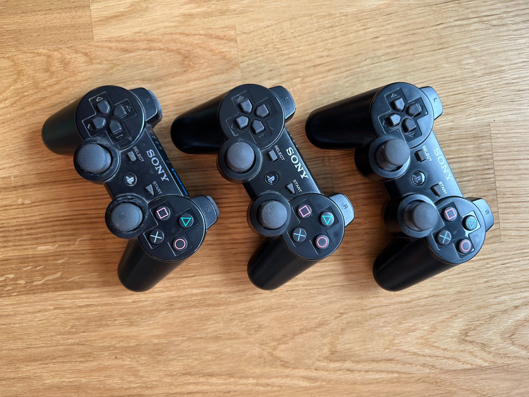 Sony Console: PlayStation 3 mit 3 Controllern – Usato da Bern venduto da rimshotdrums 1