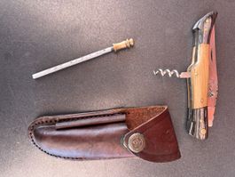 Schönes Laguiole Klappmesser mit Wetzstahl u. Lederetui