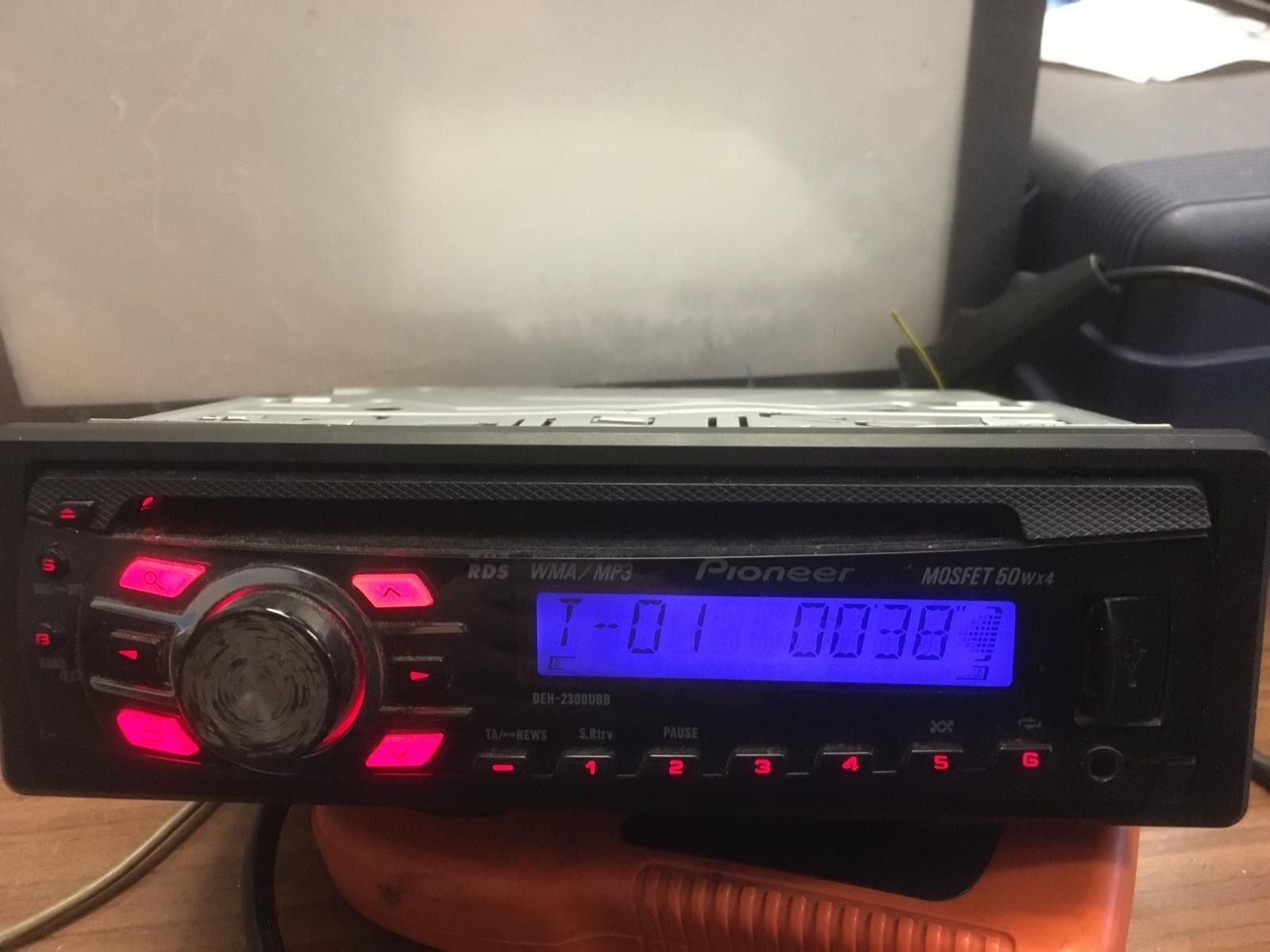 Radio: Pioneer Autoradio CD, MP3 – Usato da Frauenfeld venduto da stern081