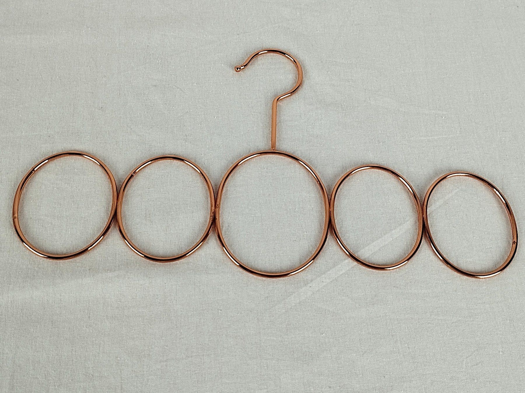 Kleiderbügel: Schal-Organizer – Gebraucht aus Schübelbach von Restwert_Schubelbach
