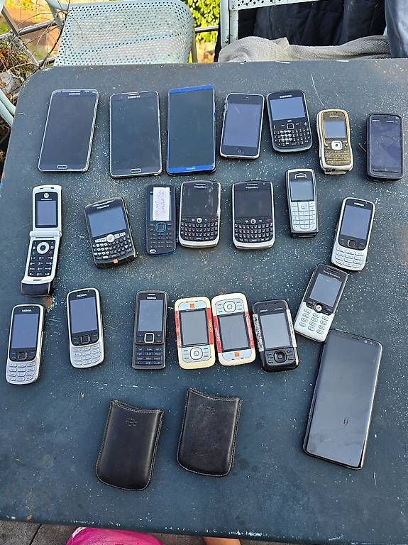 Handys / Smartphones: Sammlung alter Handys – Gebraucht aus Zürich von simonanstey