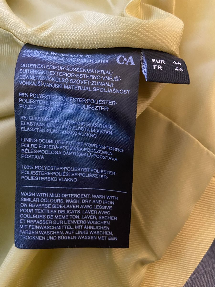 Giacche: Veste neuve taille 44 style cropped – Nuovo e nell'imballaggio originale da Neuchâtel venduto da lu7_9rs7 2