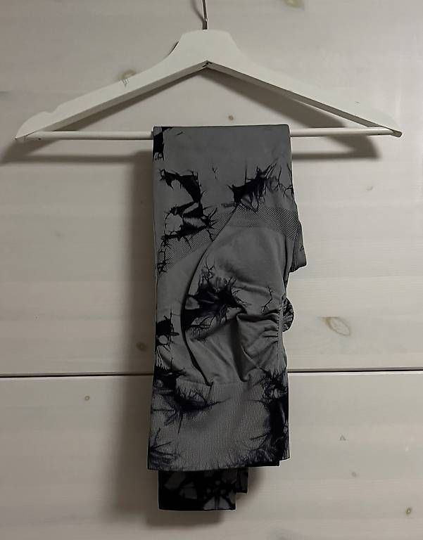 Leggings: Legging  – D'occasion à Yverdon-les-Bains par may_r5f7