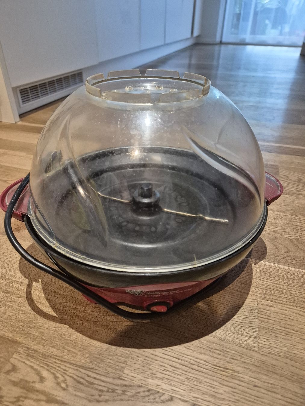 Elettrodomestici da cucina: Popcorn Maker rot gebrauchter Zustand – Usato da Lenzburg venduto da DobrzynM