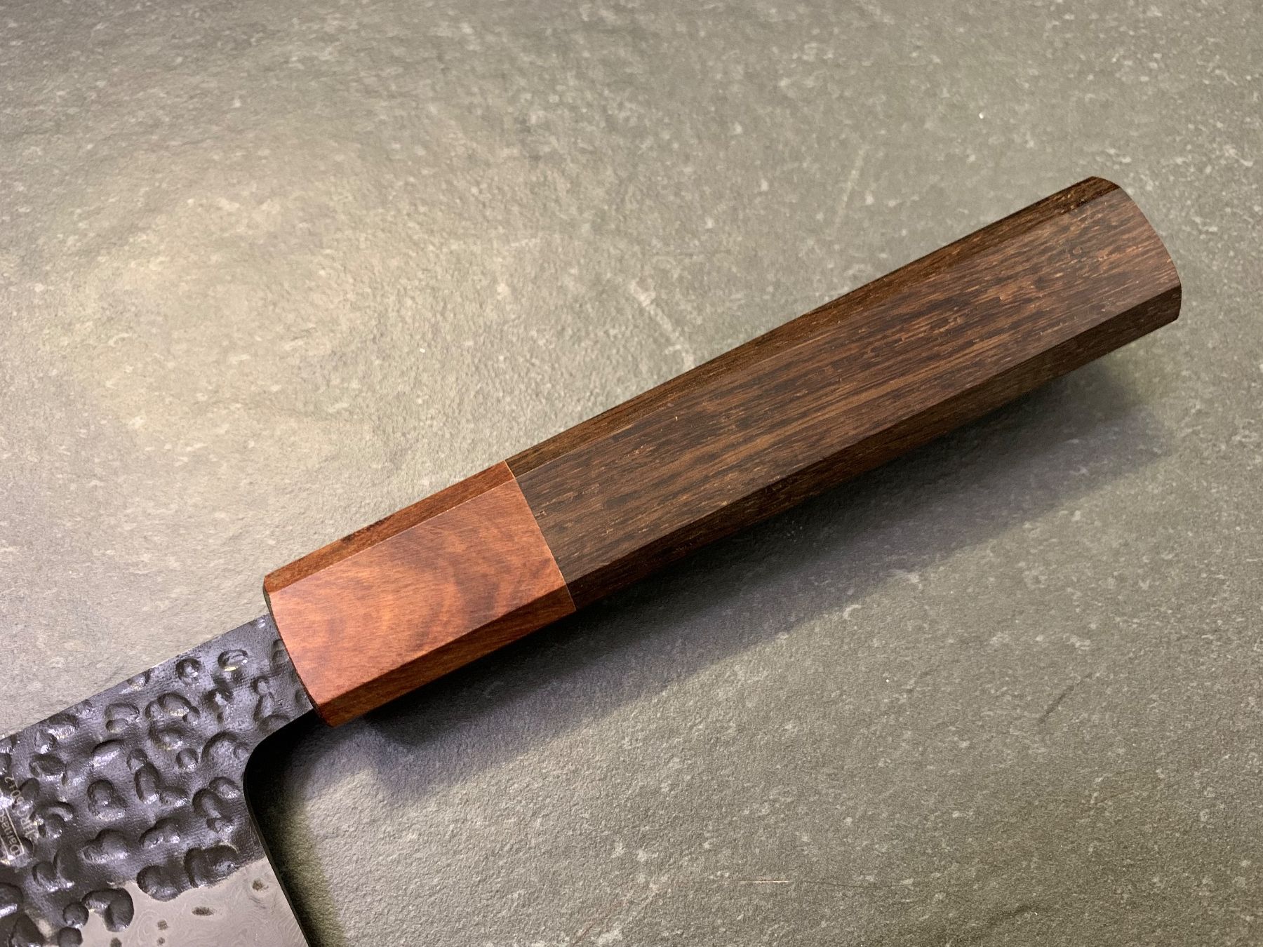 Coltelli da cucina: Japanisches Küchenmesser mit Holzgriff – Nuovo e nell'imballaggio originale da Aarburg venduto da 2..0 3