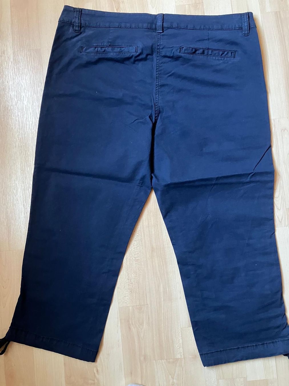 Tom Tailor Pantaloni: Tom Tailor Damen 3/4-Hose, Farbe Blau, Gr. 40 – Nuovo (secondo la descrizione) da Einsiedeln venduto da zue_82pm 1