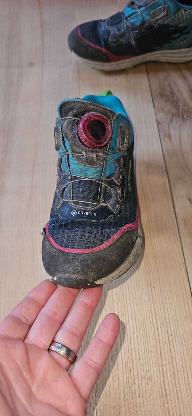 Scarpe per ragazzi: Kinder Wanderschuhe Gore-Tex Grösse 31 gebraucht – Usato da Zell ZH venduto da gscho 2
