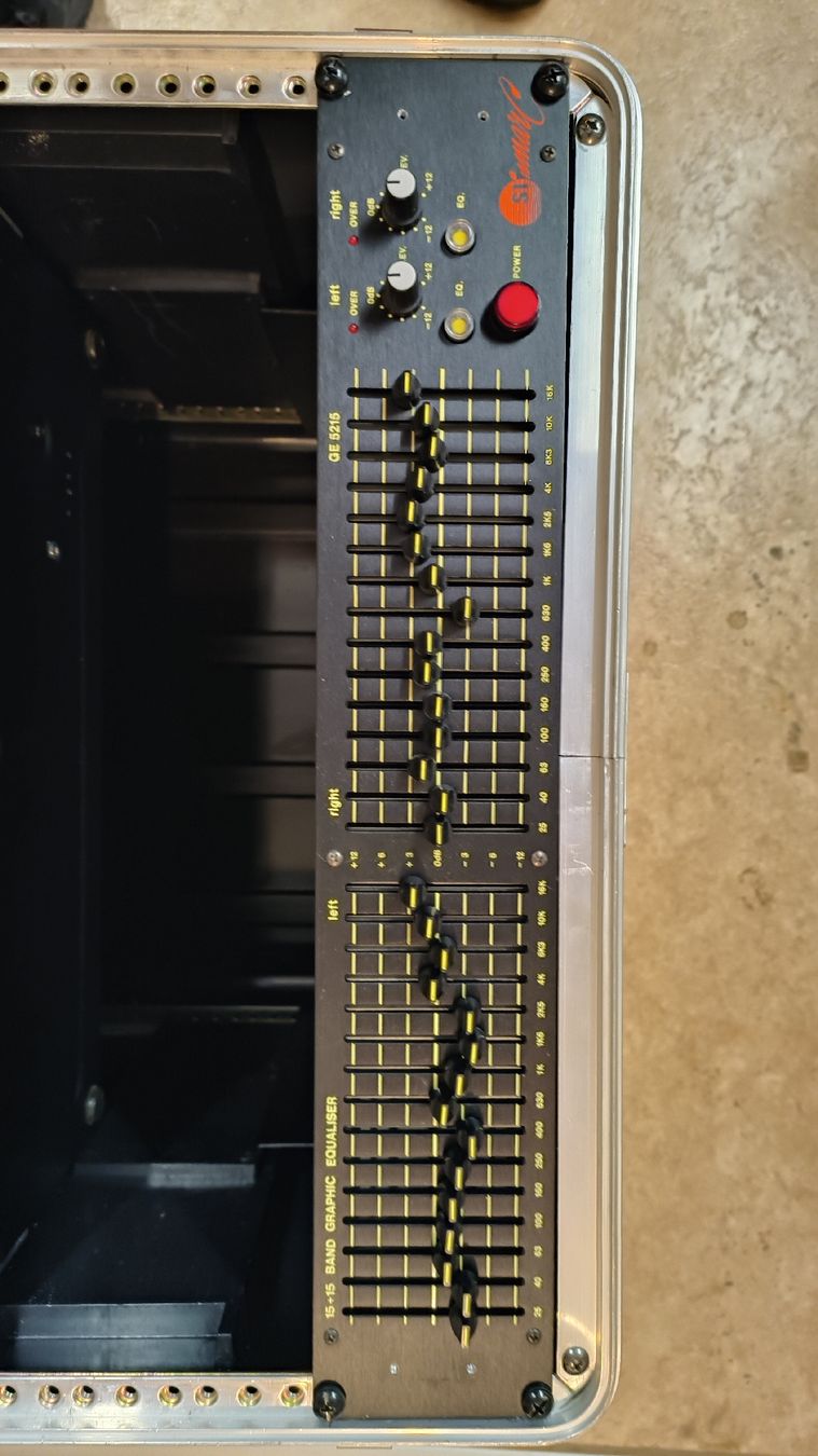 Equalizzatori: Audio Equipment Rack Behringer Sinmarc gebraucht – Usato da Bennwil venduto da Rock-Racer 2