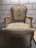 Sessel mit Blumenmuster, Holzrahmen, sehr gute Erhaltung 