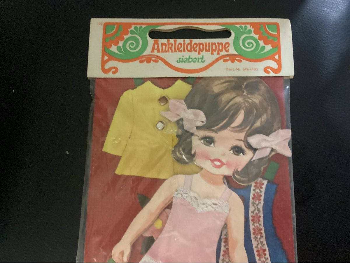 Puppen: ANKLEIDEPUPPE VON 1972 – Gebraucht aus Münchenstein von NoSu98 1