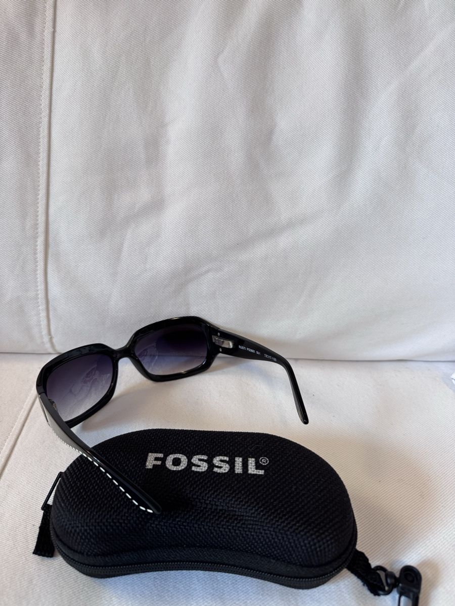 Fossil Occhiali & Lenti: Sonnenbrille Fossil schwarz – Usato da Mühlau venduto da Anna0137 1