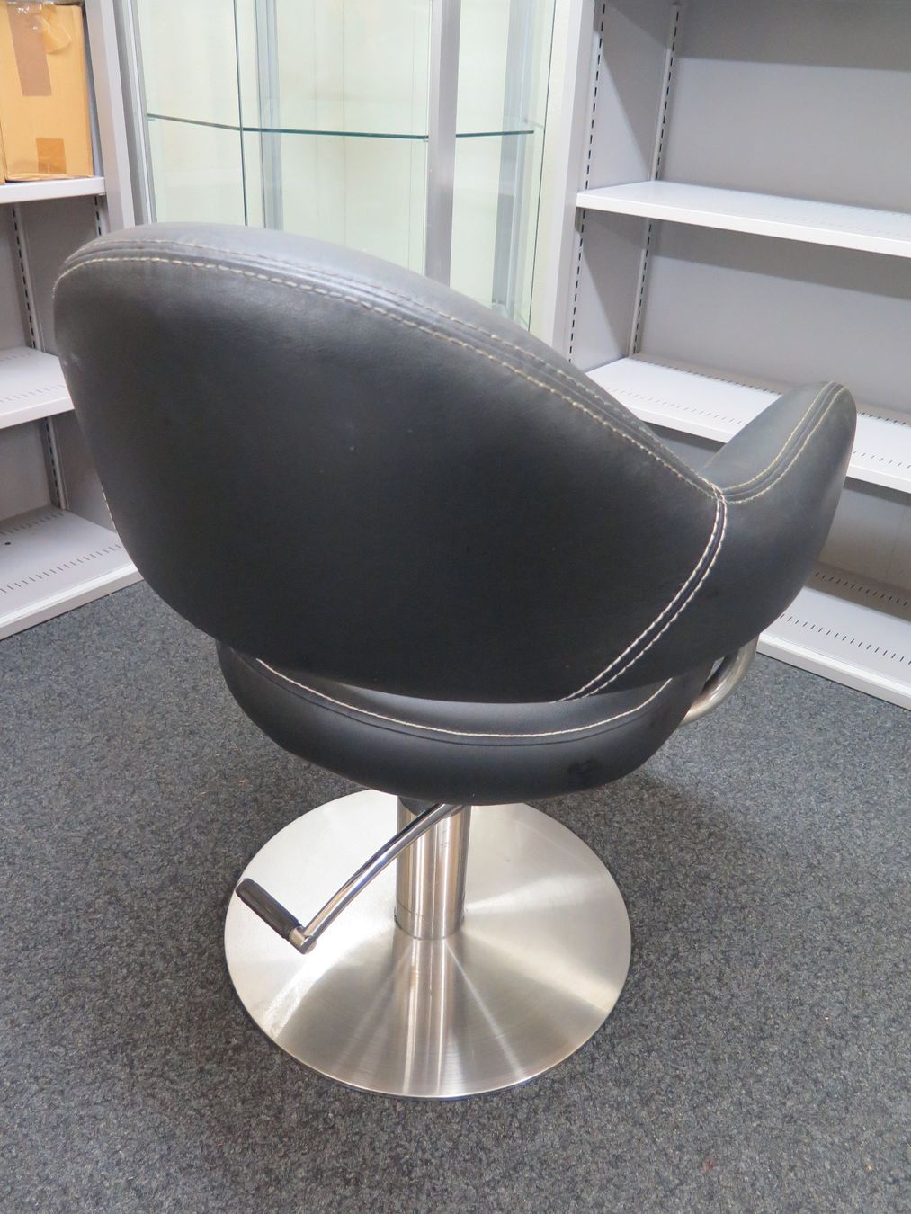 Poltrone: Coiffeurstuhl Gewerbe Salon Sessel – Usato da Rümligen venduto da StefanDerendinger 5