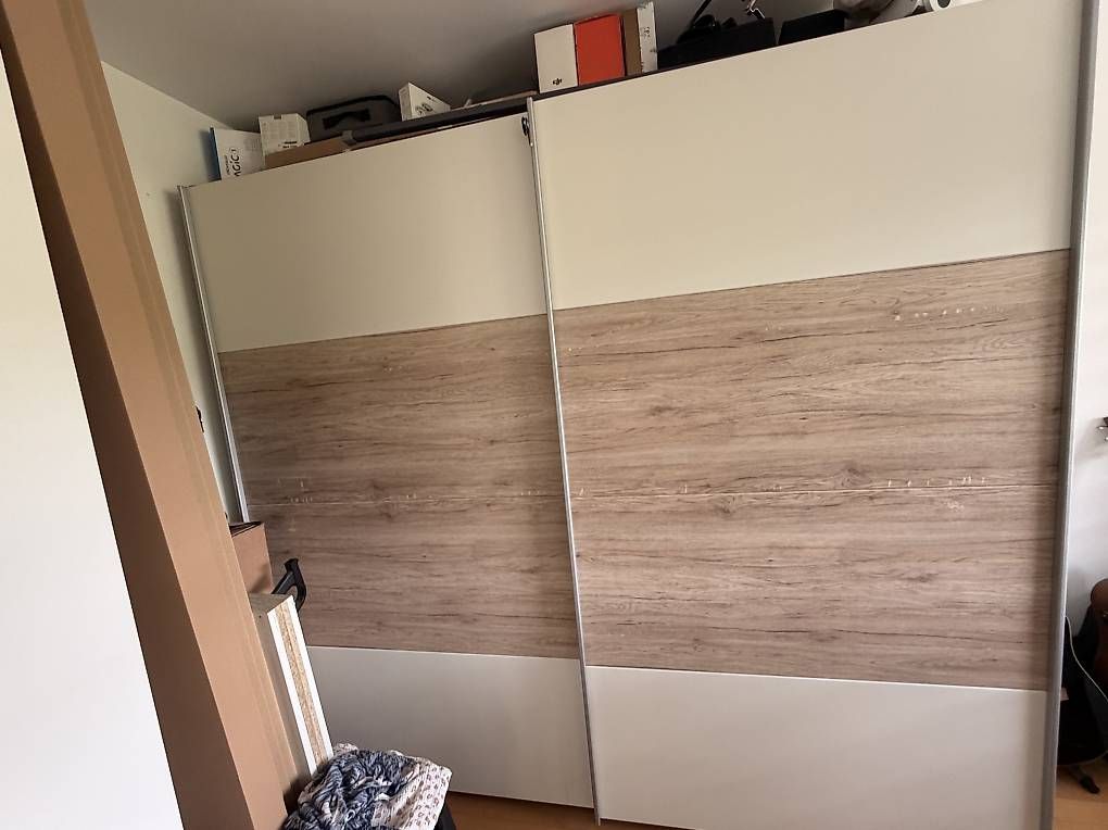 Armadi: Kleiderschrank – Usato da Luzern venduto da Doda01