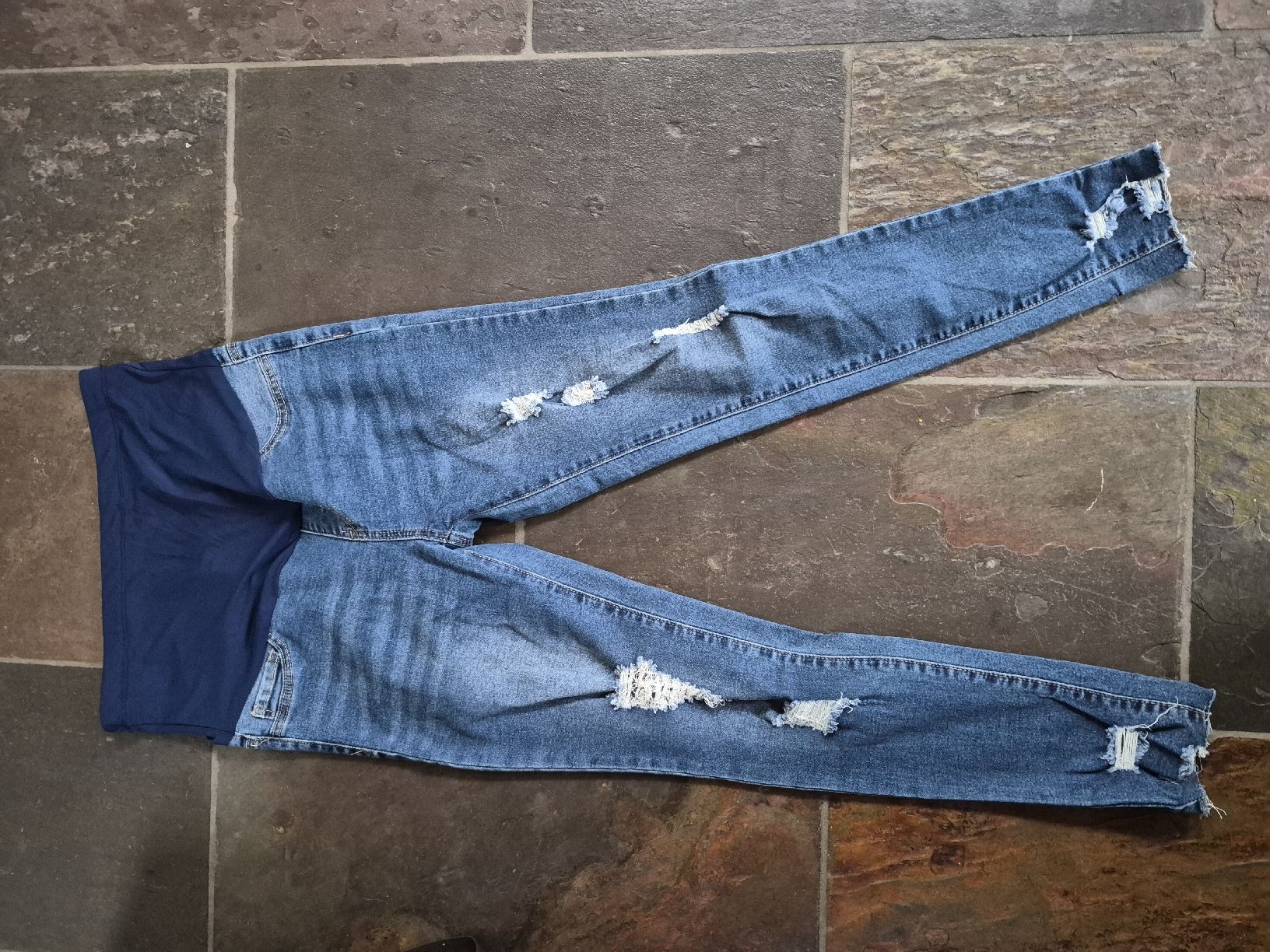 Jeans: Umstands-Jeans Ripped Look Gr. M   – Usato da Felsberg venduto da reb_9rpn