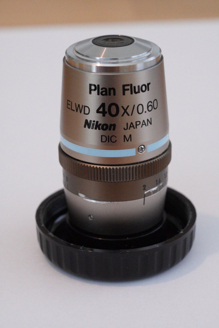 Nikon Obiettivi: Nikon Plan Fluor ELWD 40X/0.60 DIC M Objective - Top – Usato da Wallisellen venduto da SwissTreeDee