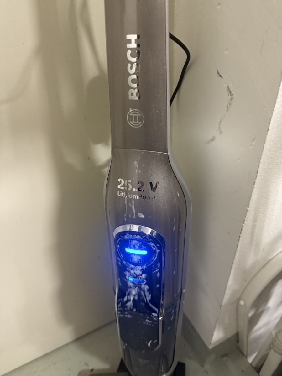 Bosch Aspirapolveri & Accessori: Bosch Akku Staubsauger, 25.2V, LithiumPower – Usato da Birsfelden venduto da mah_6yvz