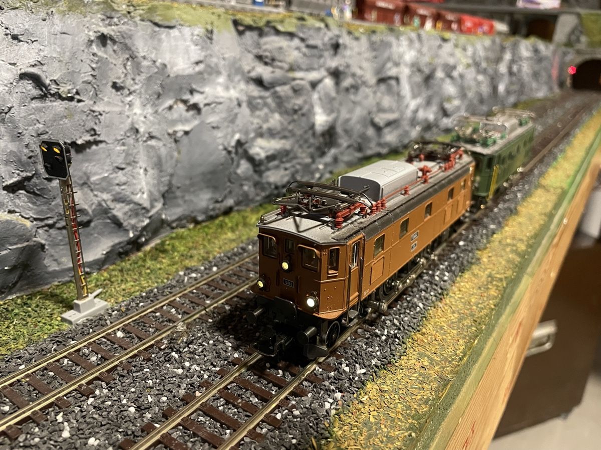 Märklin Modellini di ferrovie: Märklin Hamo Ae 3/6, Digital – Usato da Halten venduto da 079kaid1 2