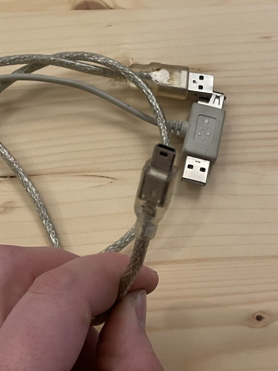 Cavi: USB Data Cable - Universal A to Mini-B 5-Pin - Used – Usato da Seuzach venduto da Wolf936 2