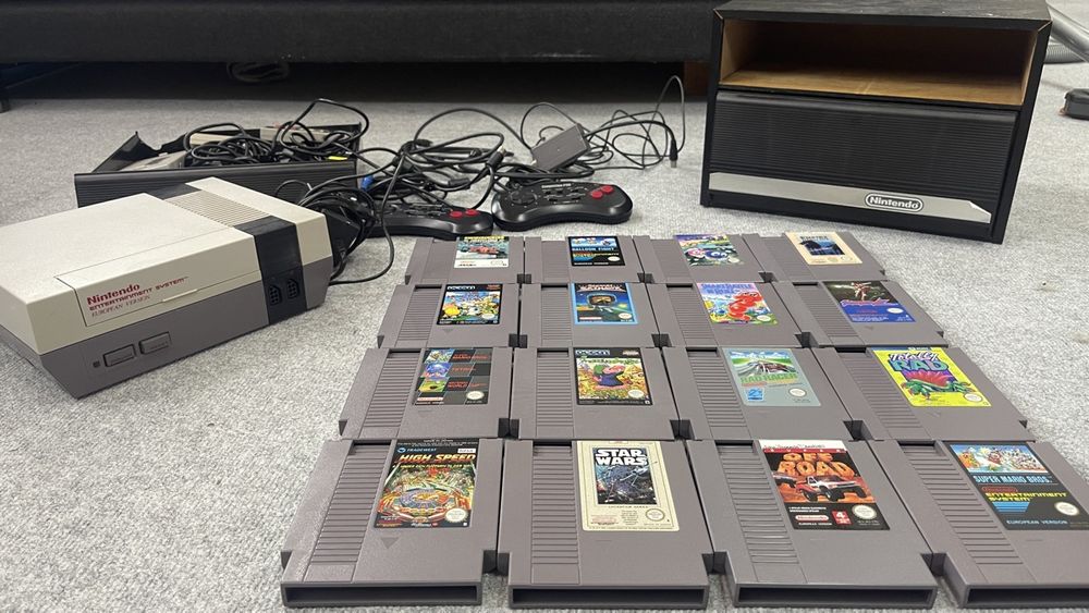 Nintendo Entertainment System NES 6 Controller und 16 Spiele (Defekt ...