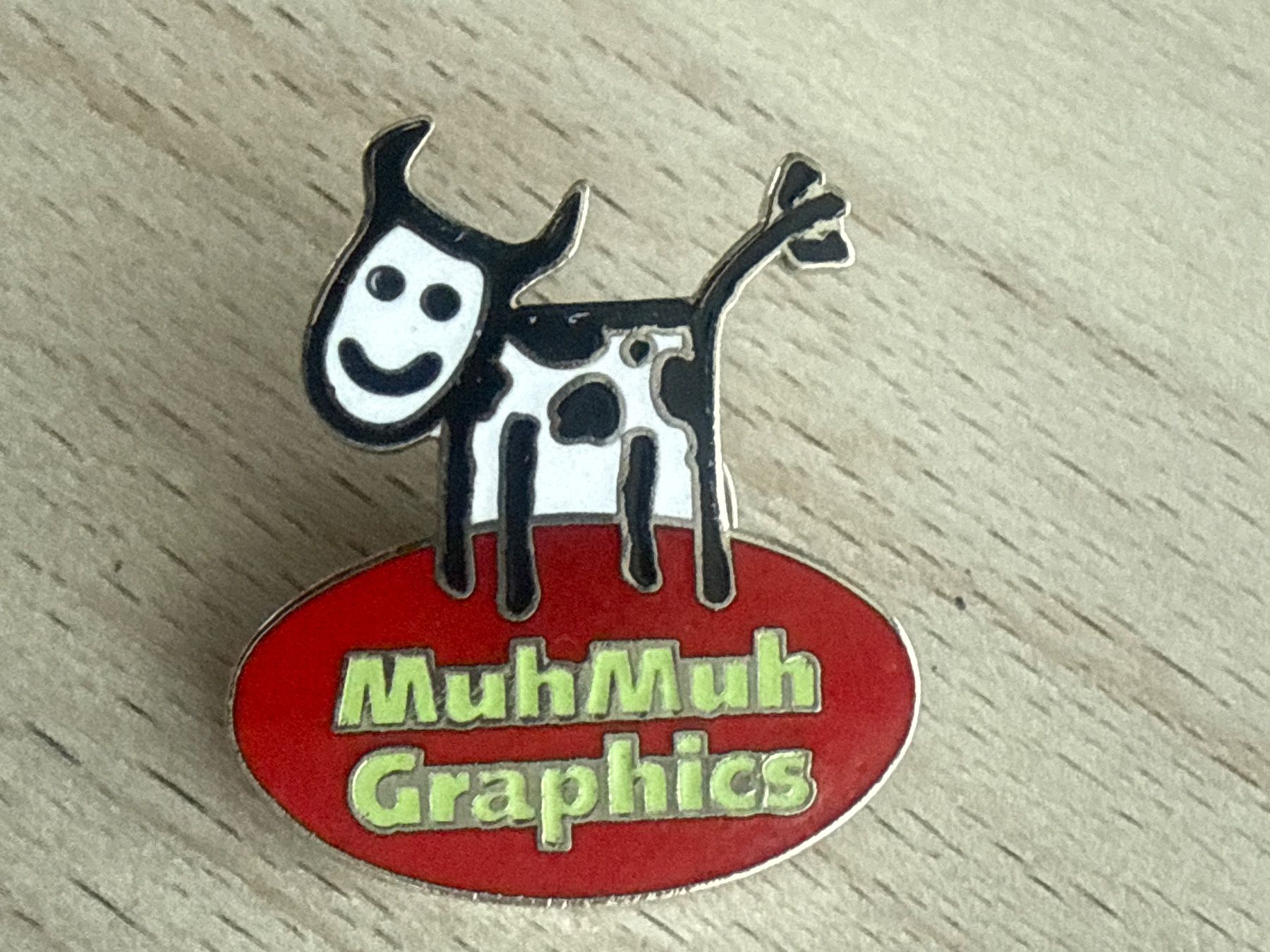 Plaketten & Abzeichen: Pin  MuhMuh Graphics – Gebraucht aus Glattbrugg von Schweigmatt