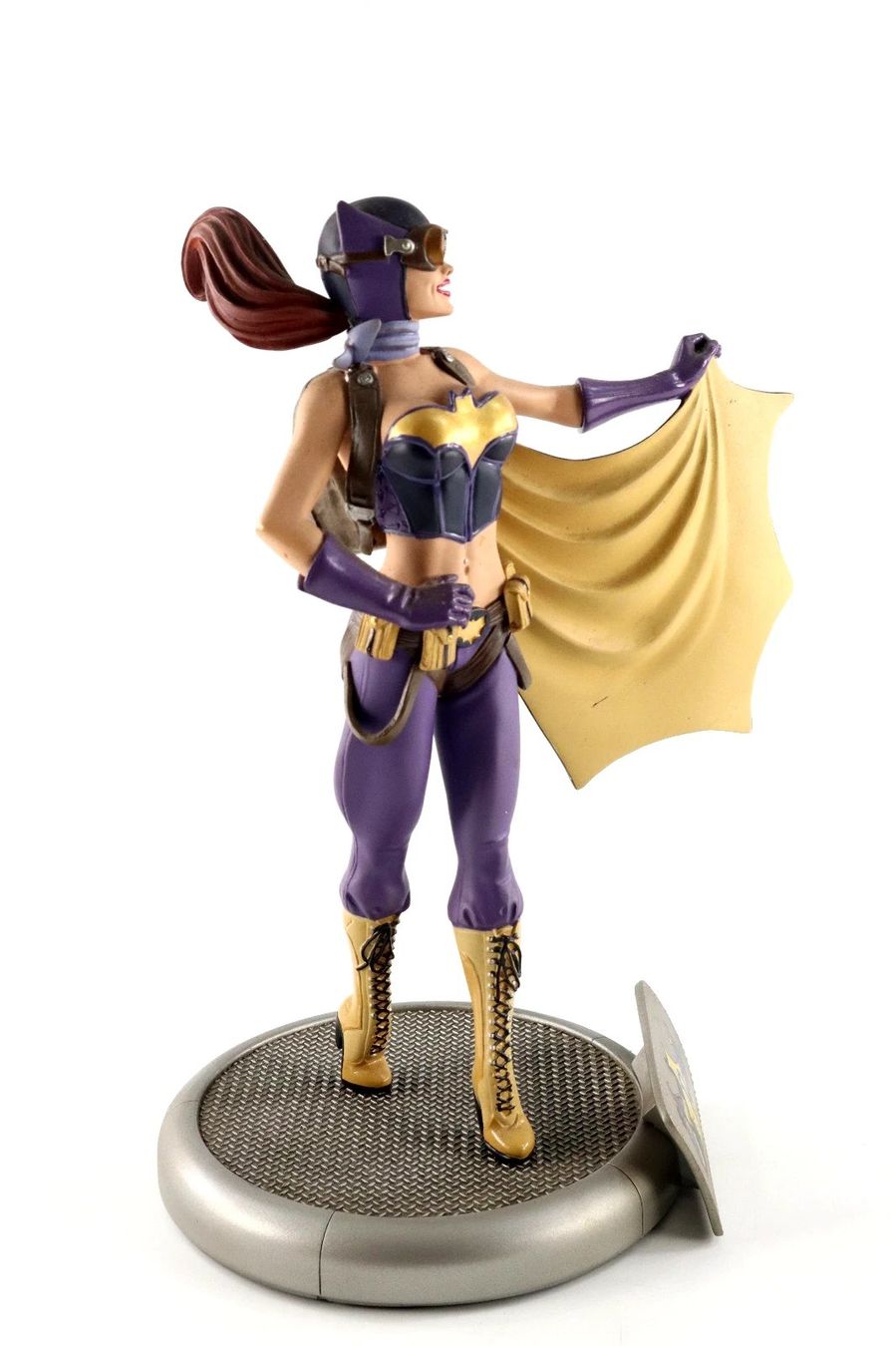 Statuette: DC Collectibles Bombshells BATGIRL Statue – Usato da Oberentfelden venduto da FiguresAndGamesPlace 1