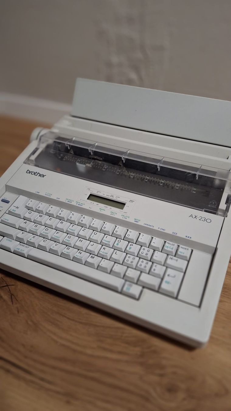 Brother Macchine da scrivere: Schreibmaschine Brother – Usato da Bäriswil BE venduto da vonys 6