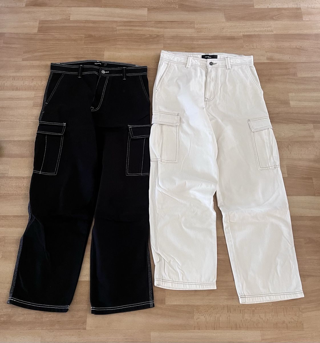 Bershka Jeans: Bershka Jeans 2 Paar – Nuovo (secondo la descrizione) da Adliswil venduto da Eseestern