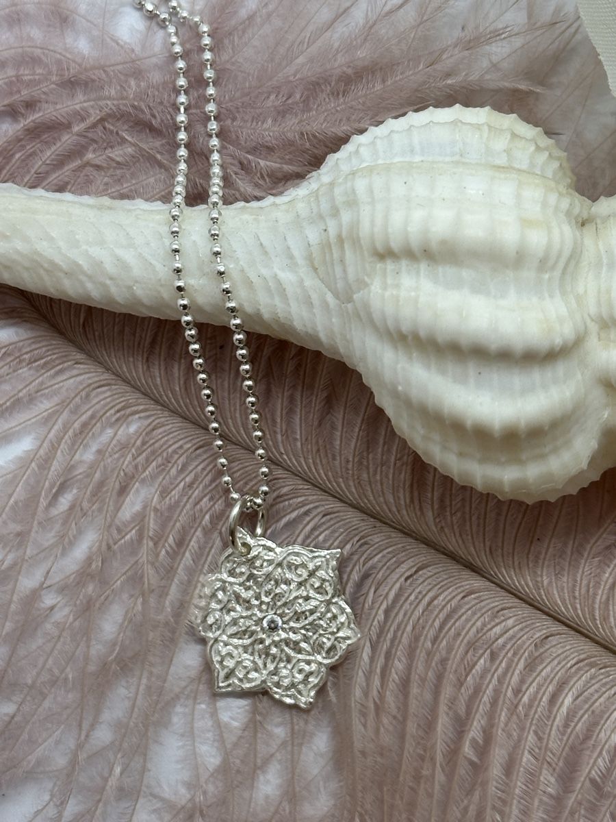 Ciondoli: Mandala Anhänger 999 – Nuovo e nell'imballaggio originale da Niederglatt ZH venduto da Silberschmuck-design
