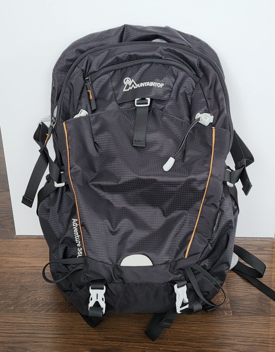 Zaini: Mountaintop Wanderrucksack Adventure 35l – Usato da Neftenbach venduto da isa_f7mb