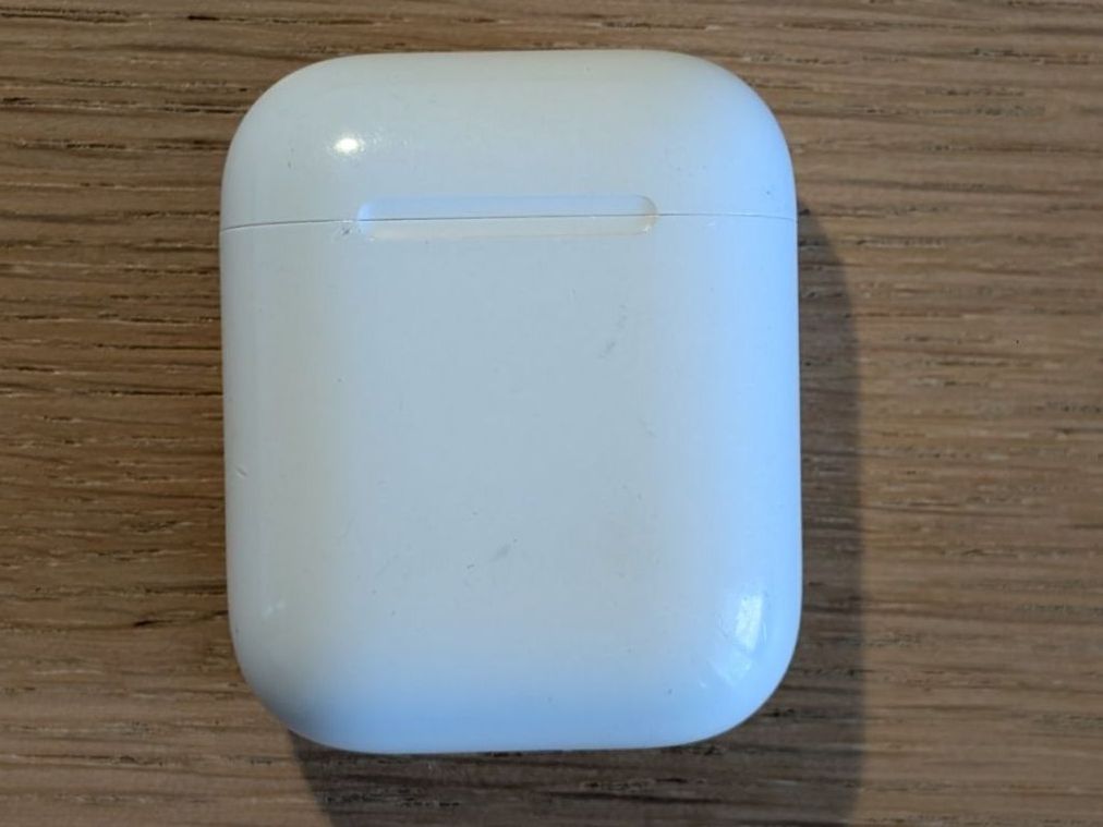 Apple Kopfhörer: Apple Airpods 1. Generation in Box mit Stromkabel – Gebraucht aus Zug von OlgaReutova 2
