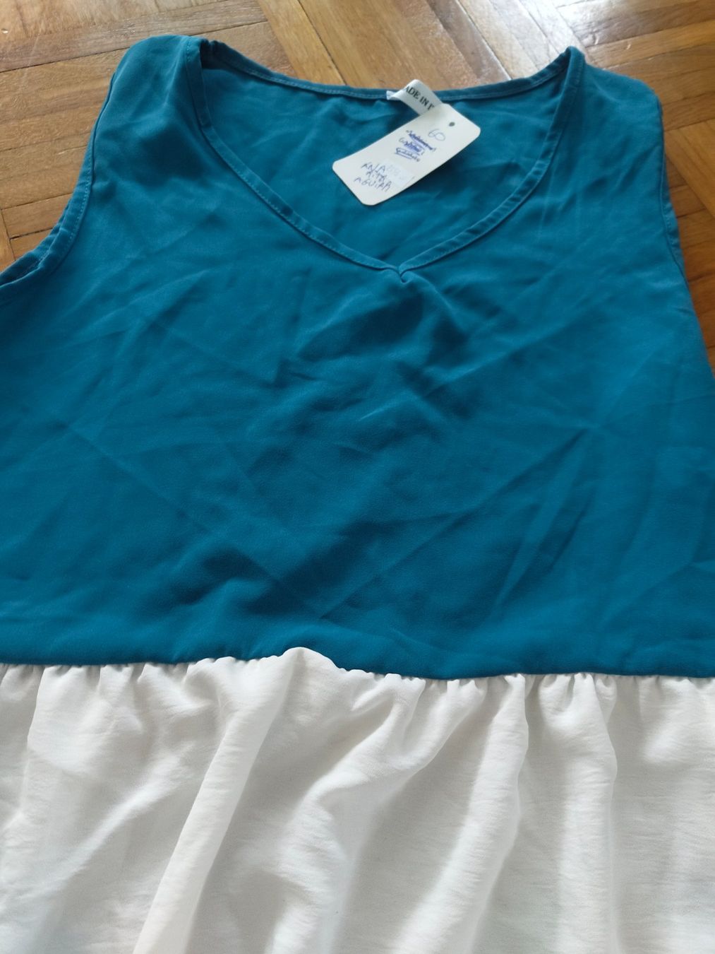 Kleider: Robe – Neu und originalverpackt aus Grand-Lancy von ana_7y2f