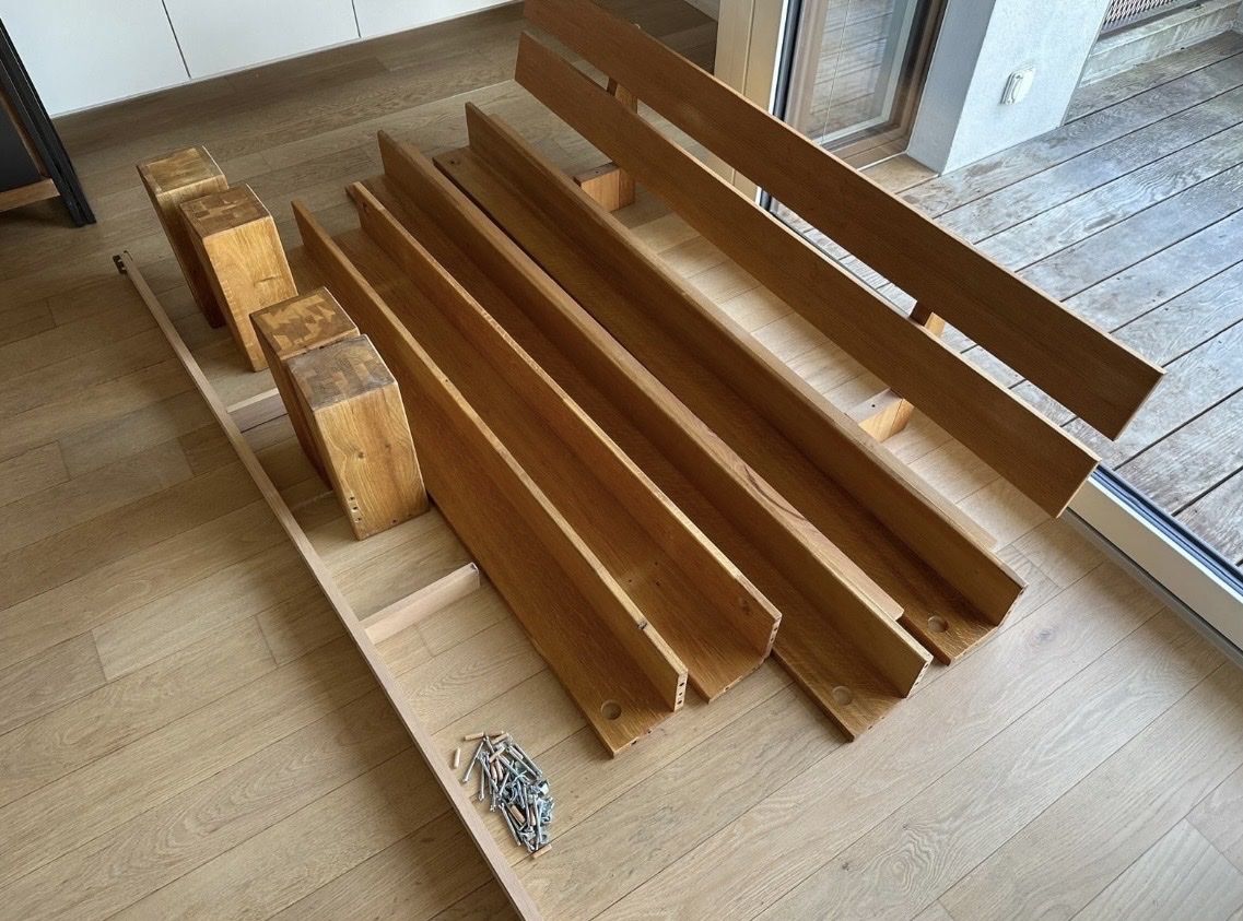 Lits: Massivholz Bett 160x200 – D'occasion à Zürich par bol_q8tk 4