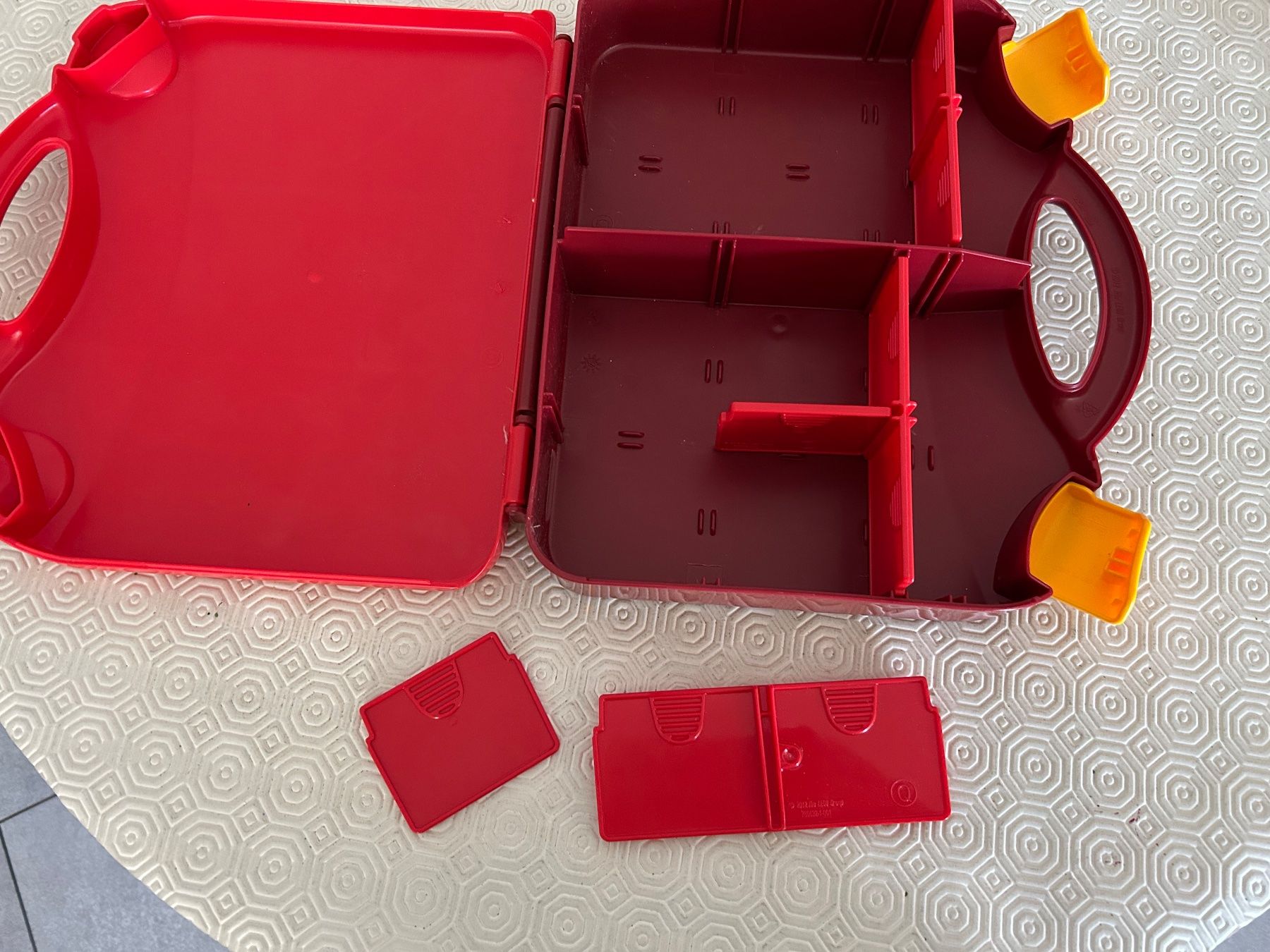 Lego Kit di costruzioni: Rot Lego Box zu reisen – Usato da Arbedo venduto da nadia1973 4
