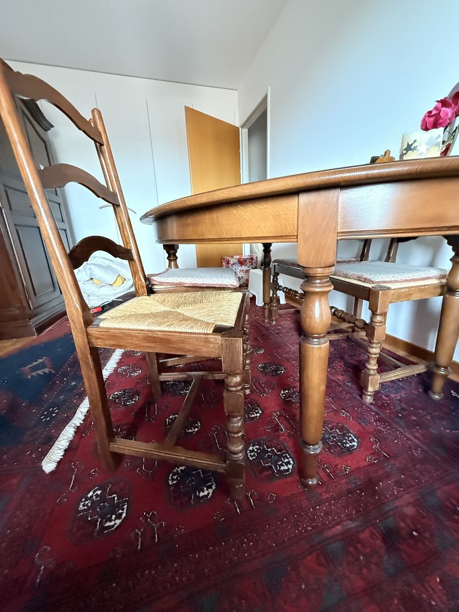 Tavoli: Table en bois ovale – Usato da Plan-les-Ouates venduto da val_c6z7 1