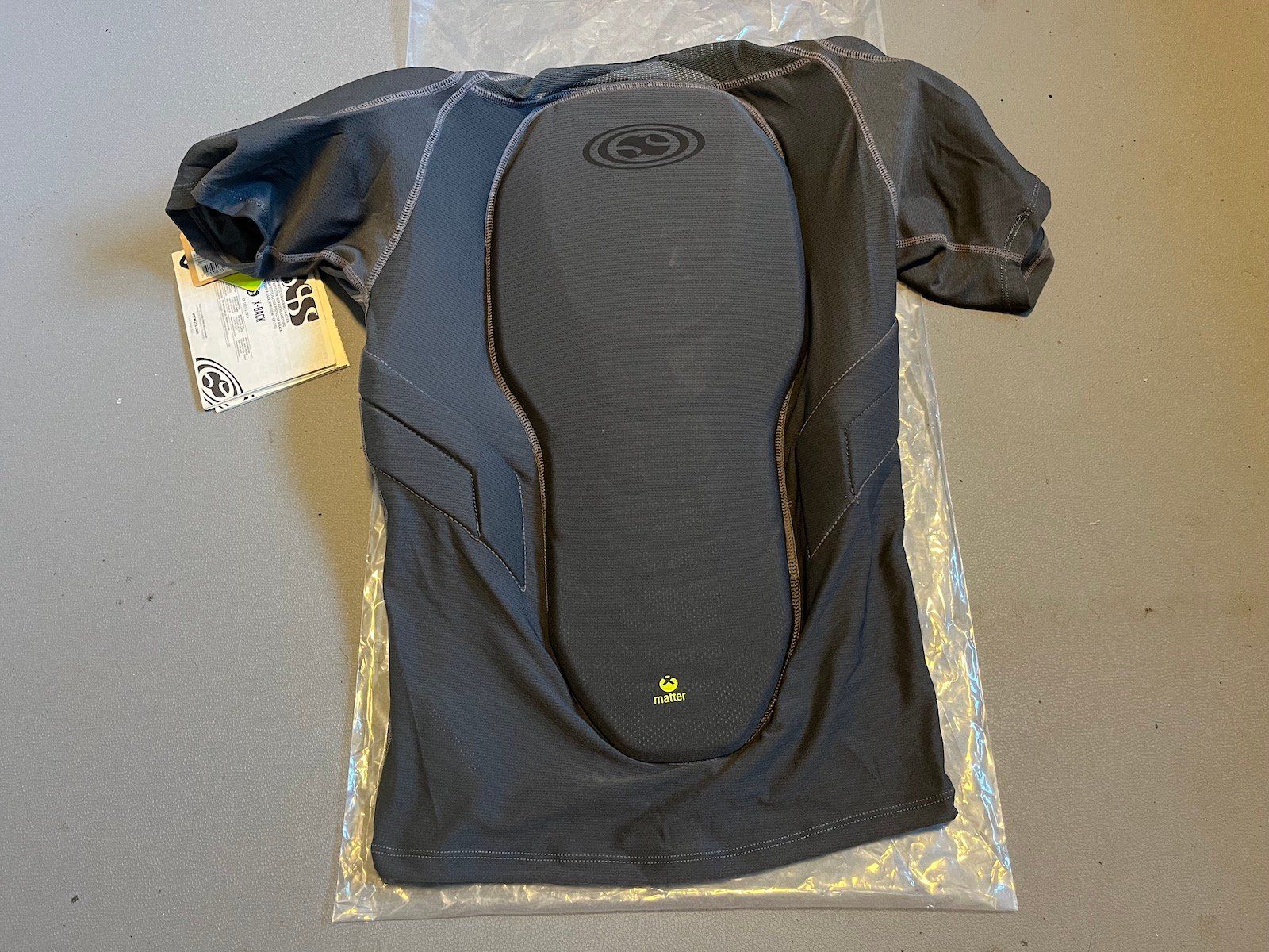 Canottiere & Pantaloni: IXS Carve Upper Body Protective Gr. S/M – Nuovo e nell'imballaggio originale da Massongex venduto da thn311 2