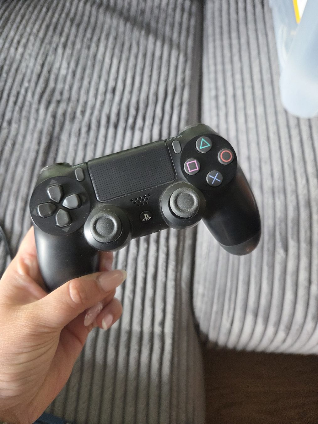 Sony Console: Playstation 4 mit Controller – Usato da Untervaz venduto da lara061 1