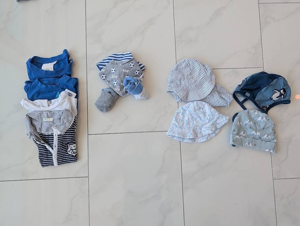 Lotti & Set di vestiti: 33teiliges Kleiderpaket Gr. 62, eher sommerlich – Usato da Bremgarten AG venduto da piccola_stella 3