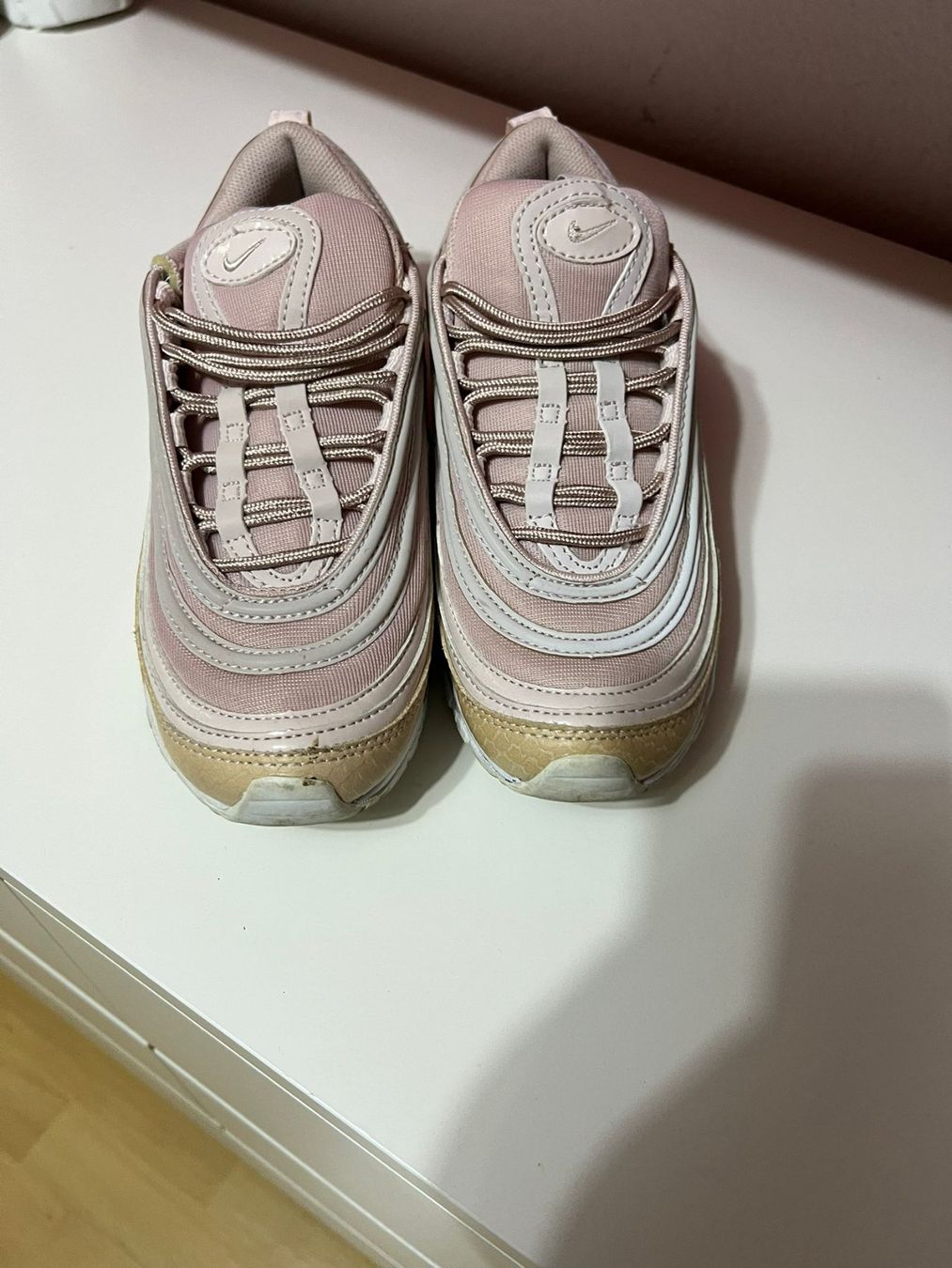 Scarpe da donna: Nike Air Max 97 rosa – Usato da Lupfig venduto da Pluribus
