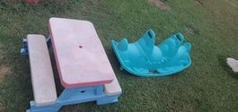 Picknicktisch und Wippe Kinder Spielzeug