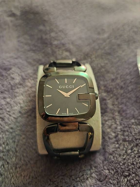Gucci Orologi: Montre GUCCI noire – Usato da Petit-Lancy venduto da ZazouB 1