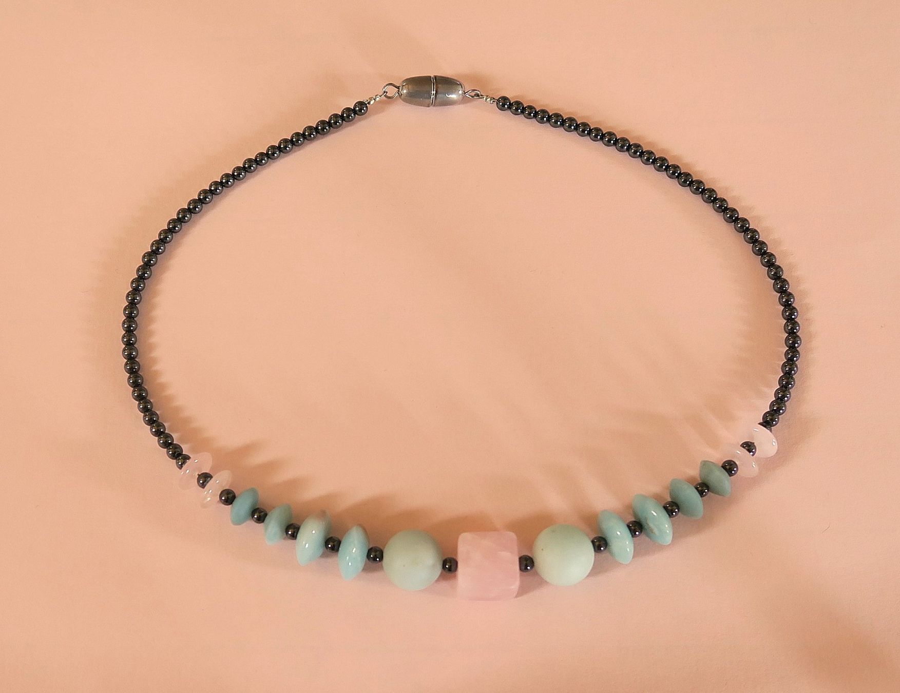 Catenine: Amazonit-, Hämatit-, Rosenquarz Perlenkette – Usato da Brittnau venduto da marlenestone 1