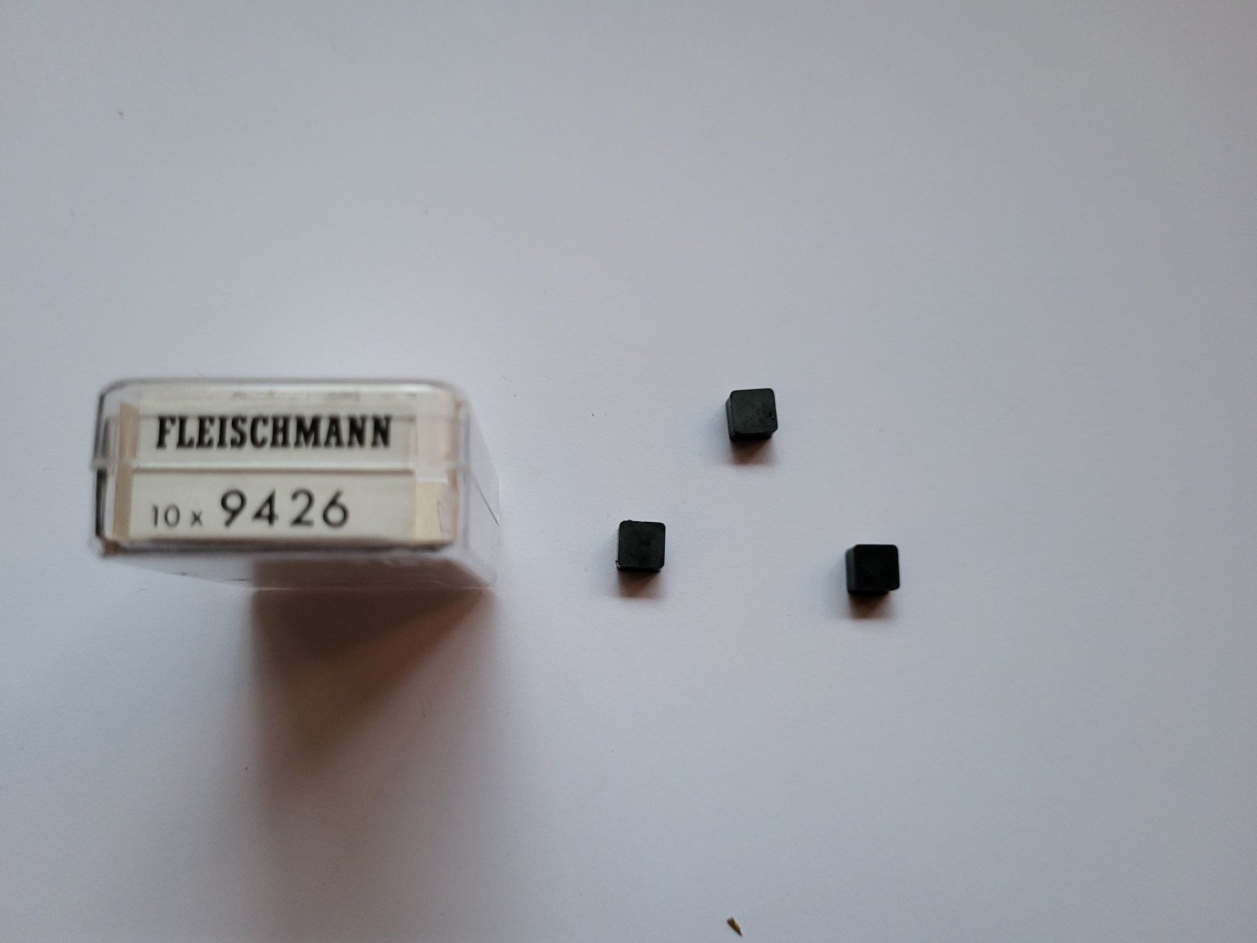 Fleischmann Modellini di ferrovie: 3x Fleischmann 9426 Schaltmagnet, eckig OVP – Nuovo (secondo la descrizione) da Huttwil venduto da Tgv03