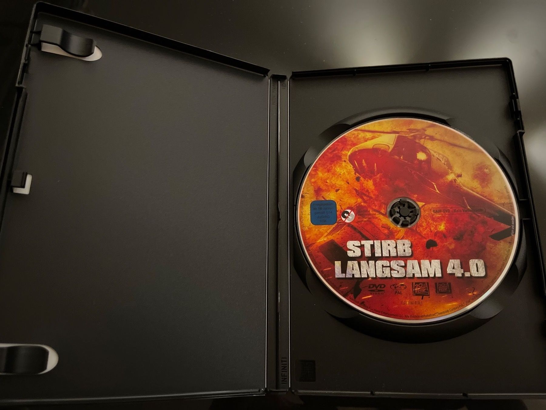 Tutti i DVDs: DVD // Stirb Langsam 4.0 – Usato da Schönenwerd venduto da d.chiara 2
