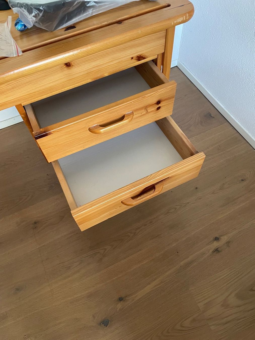 Schreibtische: Holztisch – Gebraucht aus Winterthur von boxi01 2