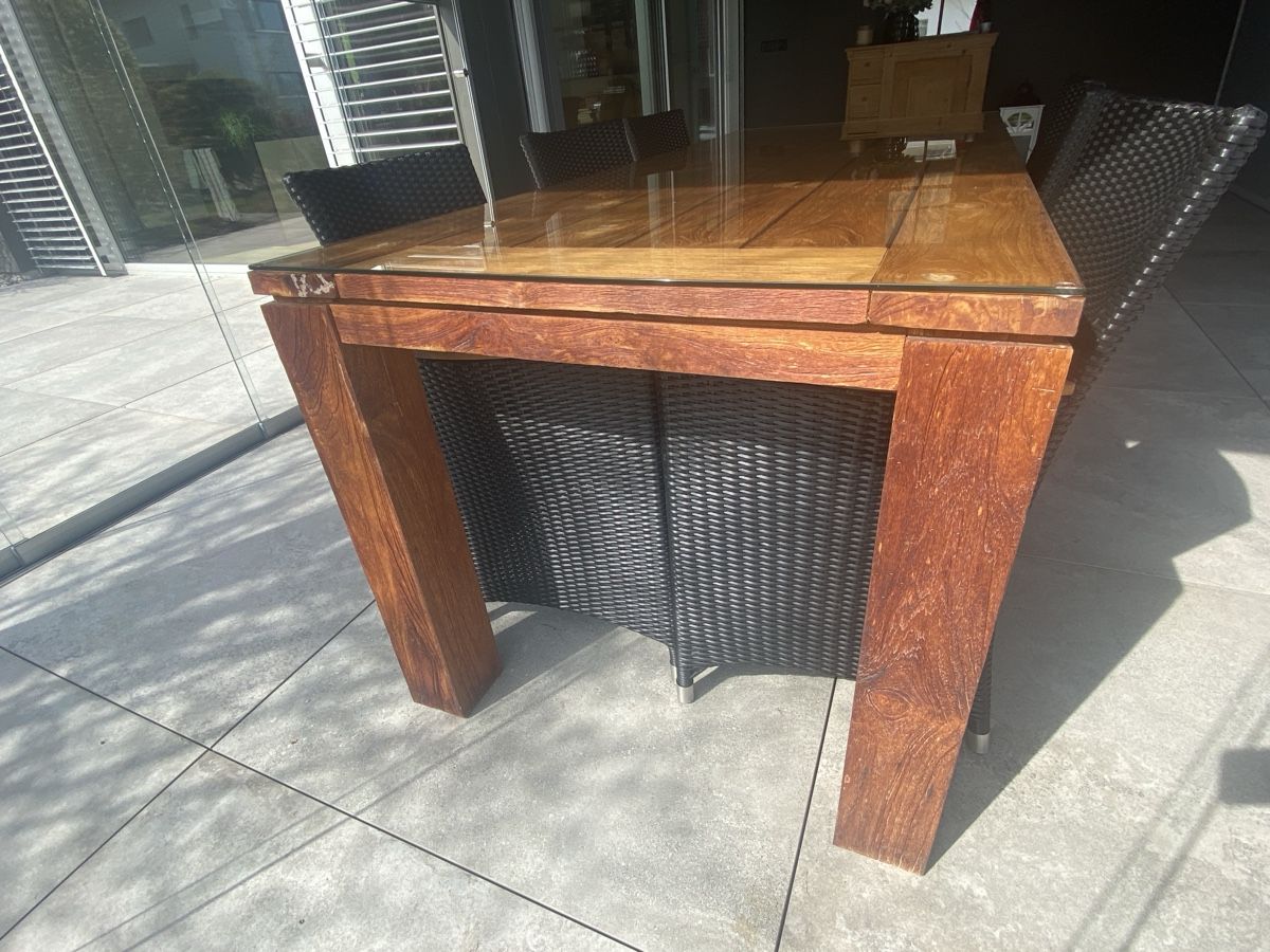 Set di tavolo e panche: Exotan Gartentisch-Set aus Teakholz & Ratan – Usato da Rüthi (Rheintal) venduto da Foxy25 3