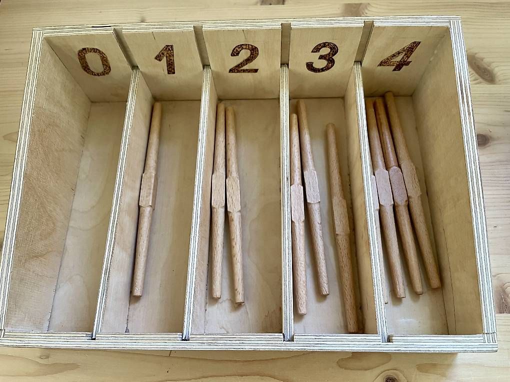 Tous les outils: Spindelkasten Montessori – D'occasion à Stetten AG par kristinabrita 1