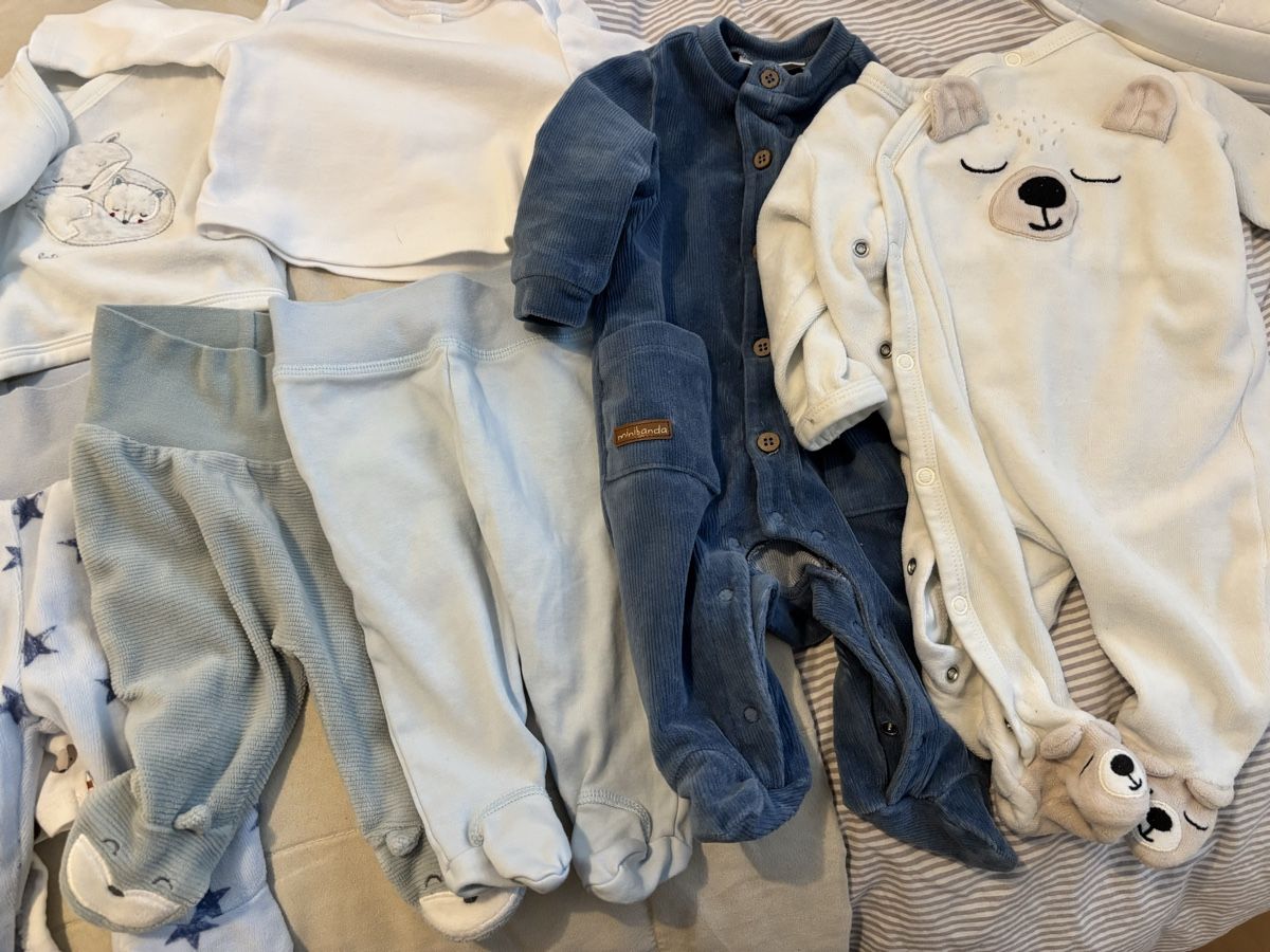 Lotti & Set di vestiti: Great selection quality newborn bundle size 56 – Usato da Baar venduto da VeliaT 1
