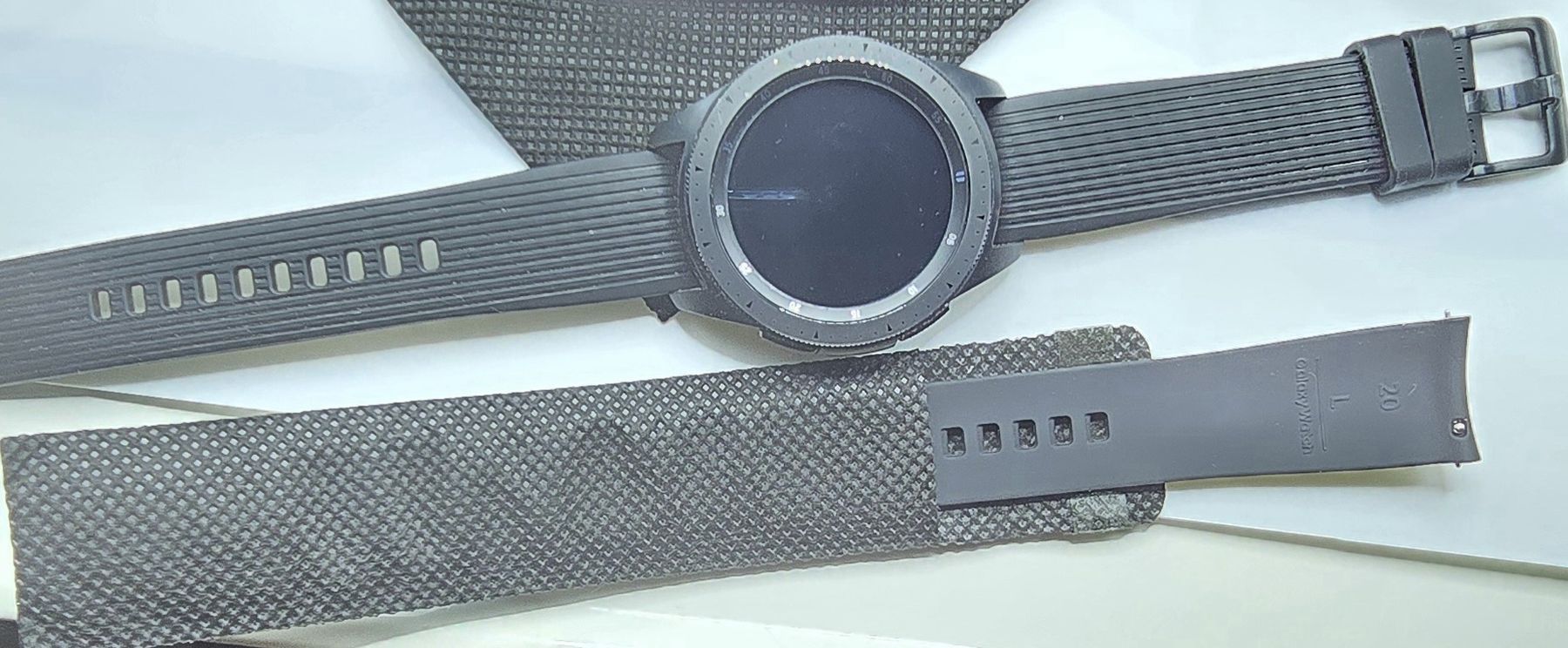 Samsung Smartwatch: Samsung Galaxy Watch 42mm Bluetooth Midnight Black – Usato da Allschwil venduto da Elly1972