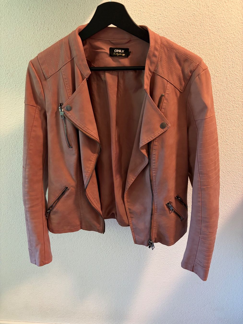 Jacken: Only Jacke – Gebraucht aus Mels von sil_hg2z
